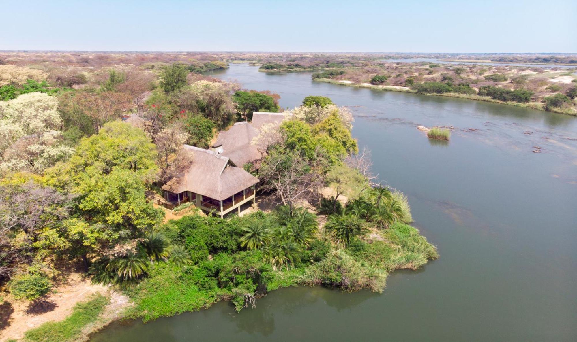 Divava Okavango Resort & Spa Bagani Экстерьер фото