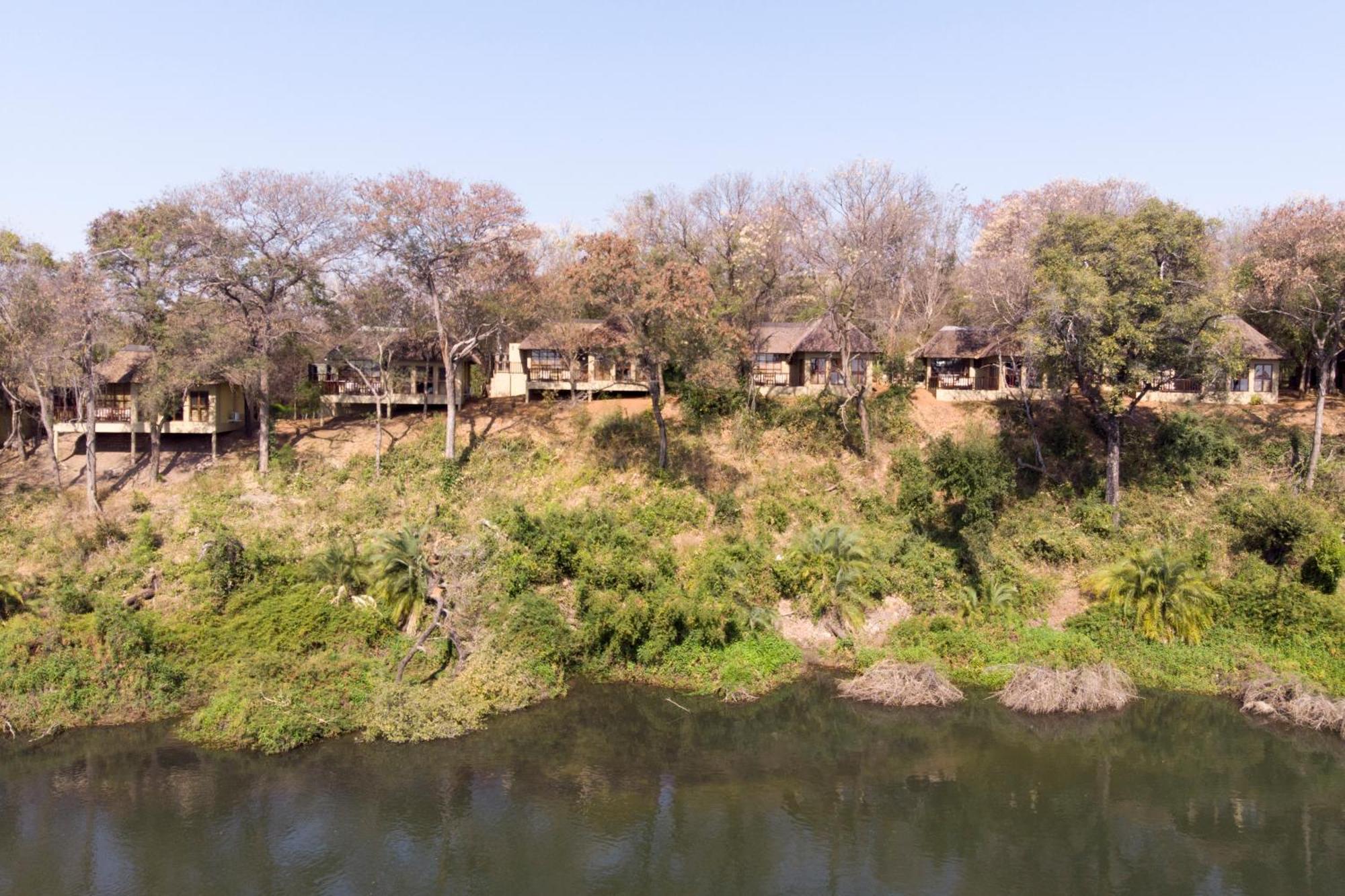 Divava Okavango Resort & Spa Bagani Экстерьер фото